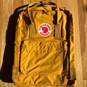 NWT Fjallraven Kånken backpack